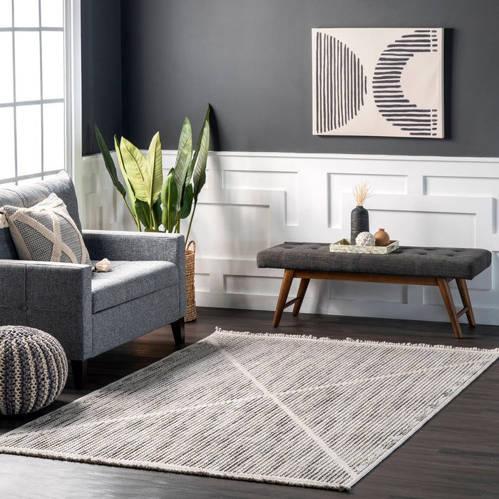 Georgina Triangle Tasseled Area Rug Light Grey 120x180 cm