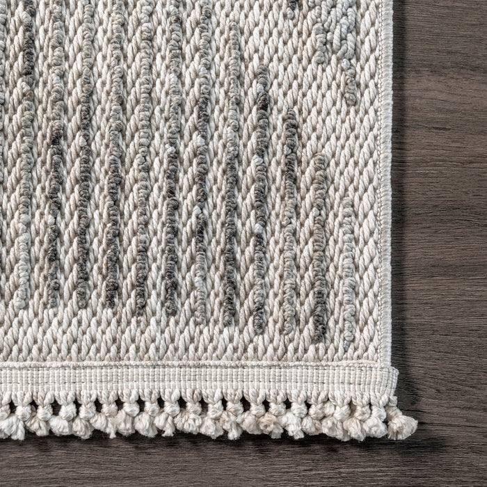 Georgina Triangle Tasseled Area Rug Light Grey 120x180 cm