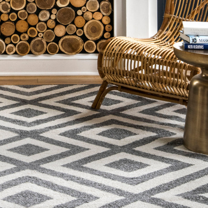 Grey Chevron Stripes Area Rug 160cm