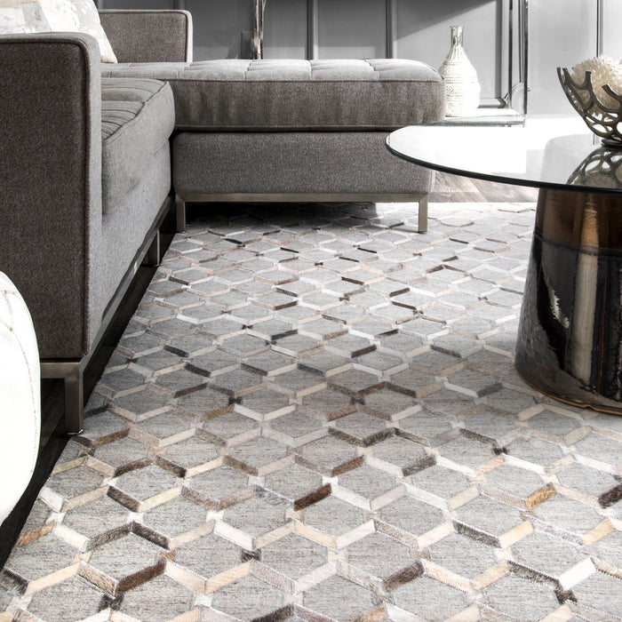 Grey Cowhide Trellis Area Rug 140x200 cm