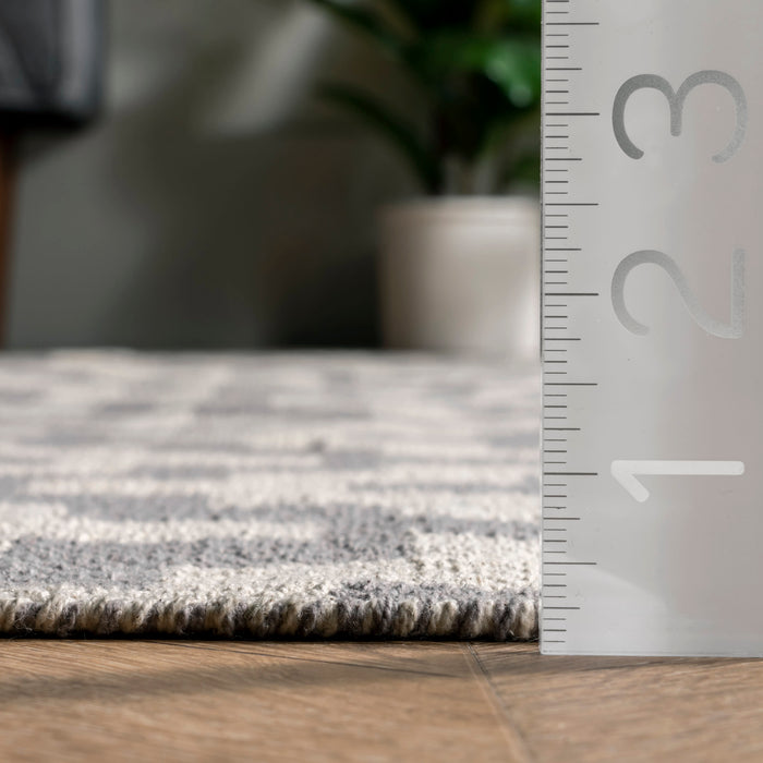 Grey Flatwoven Chevron Rug with Tassels 152 x 244 cm