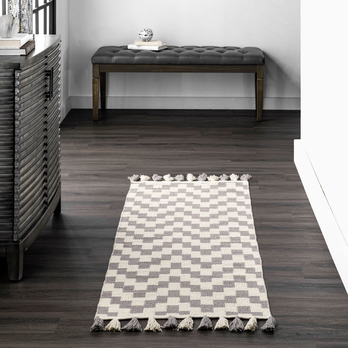 Grey Flatwoven Chevron Rug with Tassels 152 x 244 cm