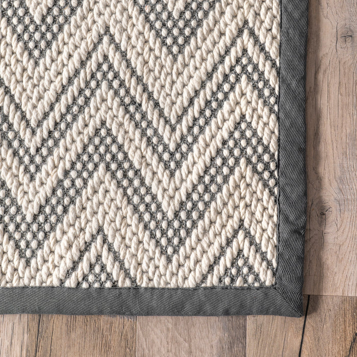 Grey Wool Chevron Area Rug 140cm x 200cm