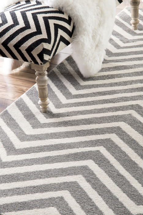 Grey Zigzag Stripes Area Rug for Modern Home Decor