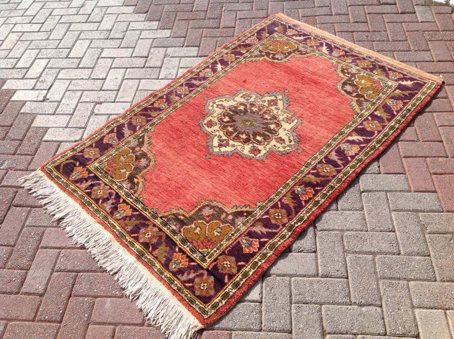 Hand Knotted Anatolian Rug 167cm x 114cm Antique Design