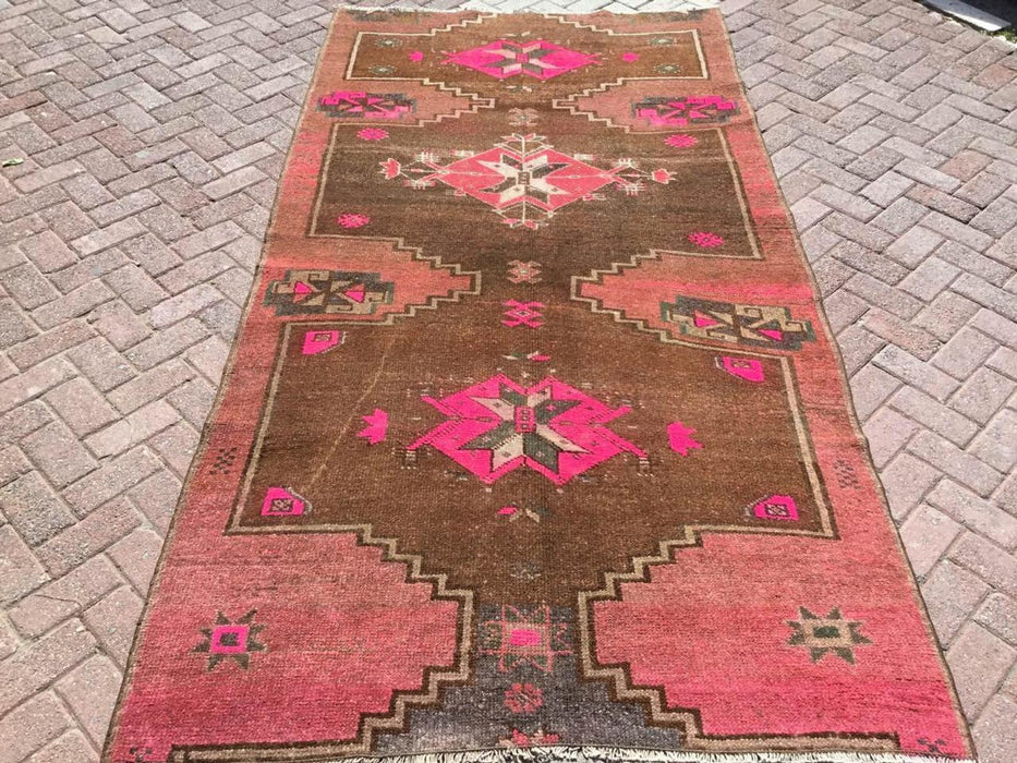 Hand Knotted Antique Area Rug 291cm x 152cm 1940s