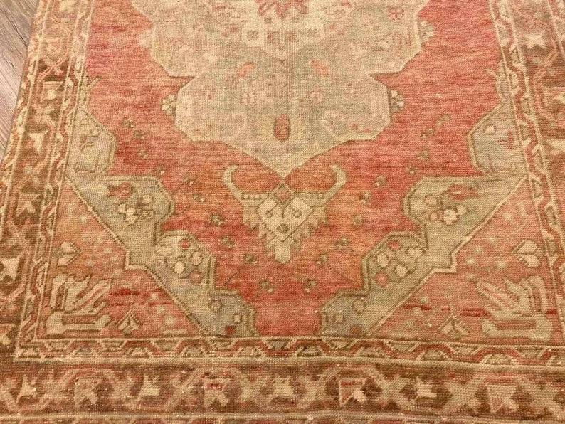 Hand Knotted Area Rug 182cm x 121cm Vintage Anatolian Design