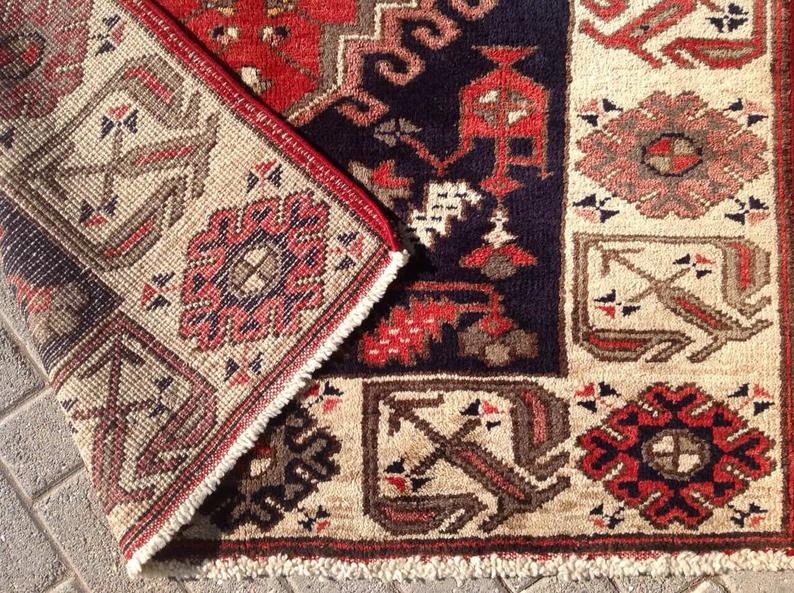 Hand Knotted Area Rug 203cm x 132cm Vintage 1960s