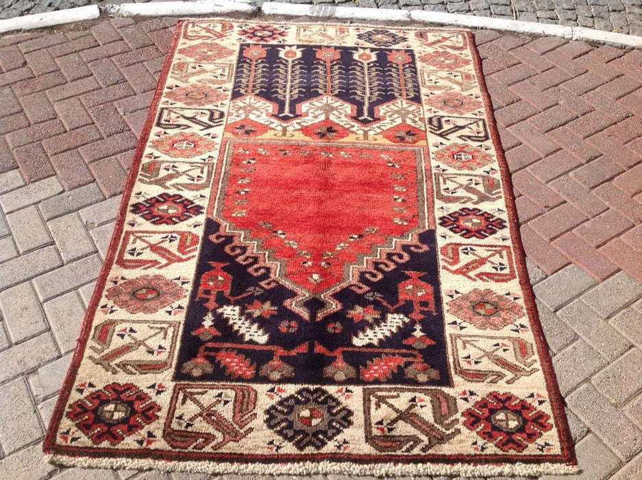 Hand Knotted Area Rug 203cm x 132cm Vintage 1960s