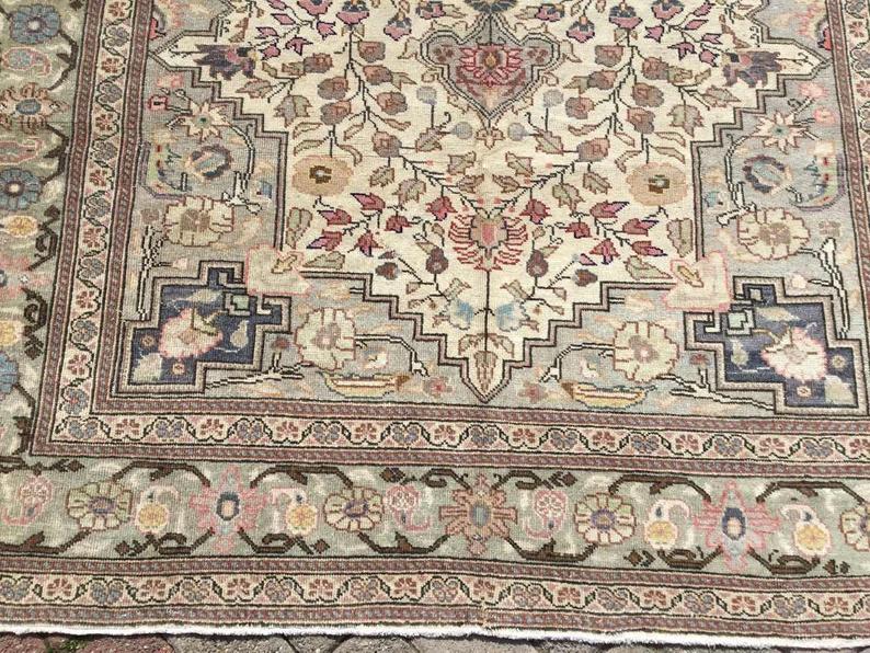 Hand Knotted Turkish Area Rug 227cm x 151cm Vintage Design