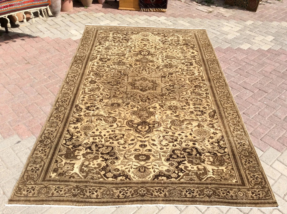 Hand Knotted Turkish Area Rug 293cm x 183cm Vintage Style