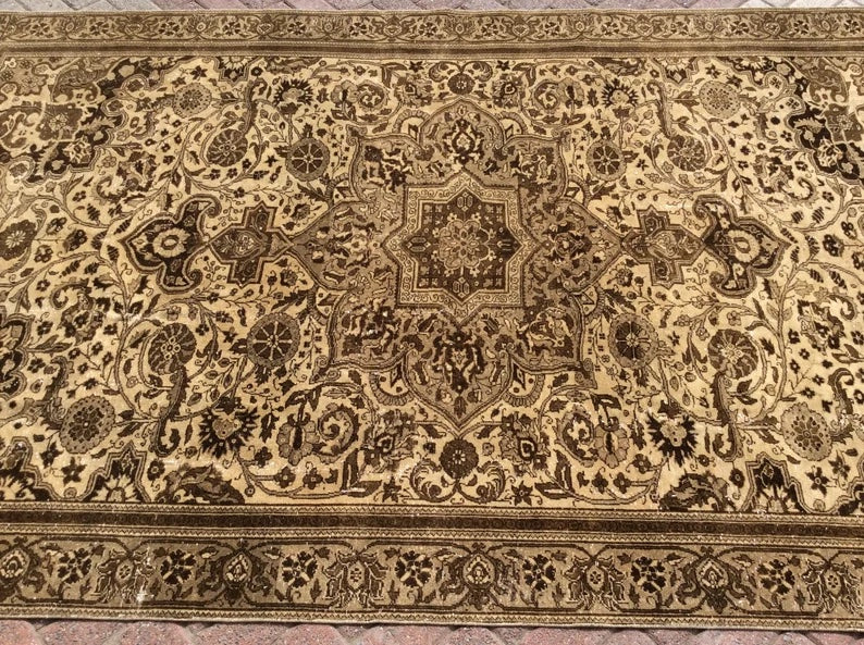 Hand Knotted Turkish Area Rug 293cm x 183cm Vintage Style