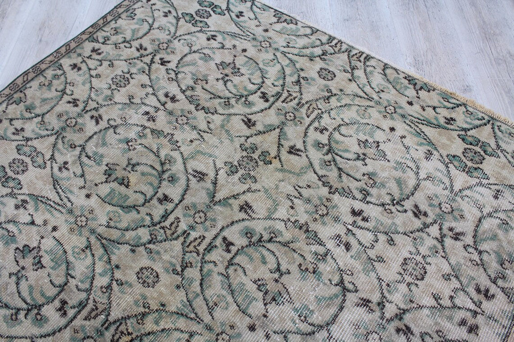 Hand-Knotted Vintage Turkish Rug 140x215 cm #424