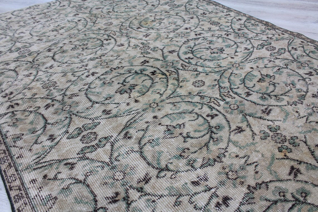 Hand-Knotted Vintage Turkish Rug 140x215 cm #424
