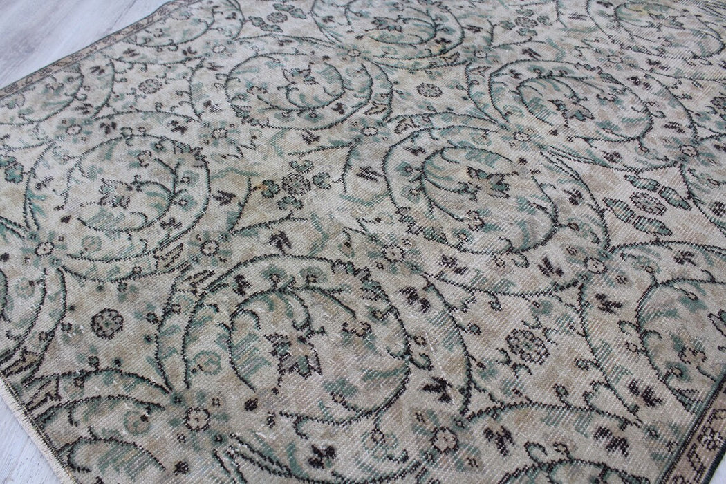 Hand-Knotted Vintage Turkish Rug 140x215 cm #424