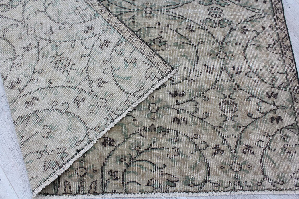Hand-Knotted Vintage Turkish Rug 140x215 cm #424