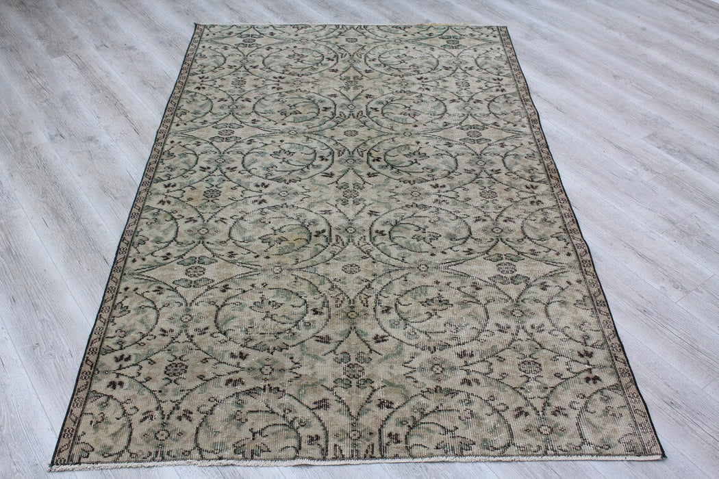 Hand-Knotted Vintage Turkish Rug 140x215 cm #424