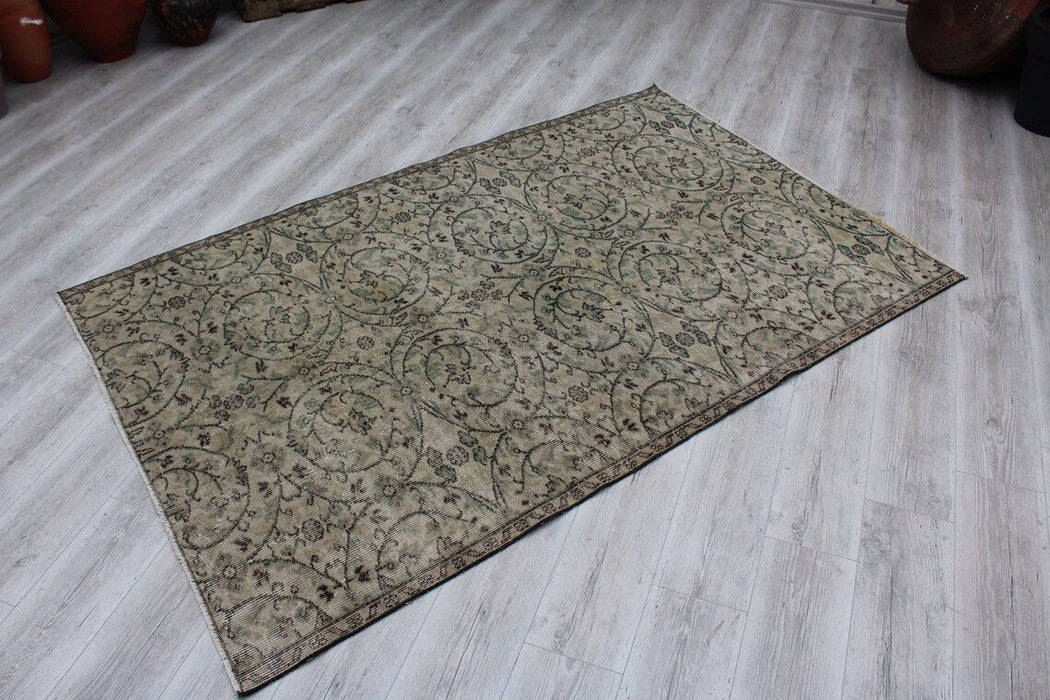 Hand-Knotted Vintage Turkish Rug 140x215 cm #424