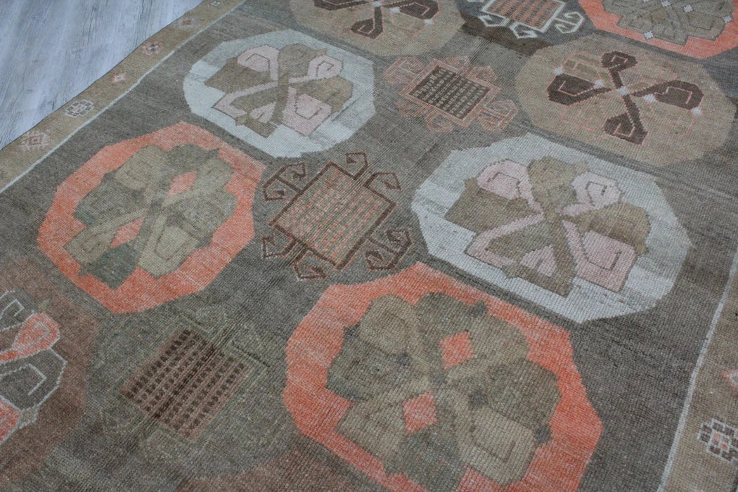 Hand-Knotted Vintage Turkish Rug 190Cm X 316Cm