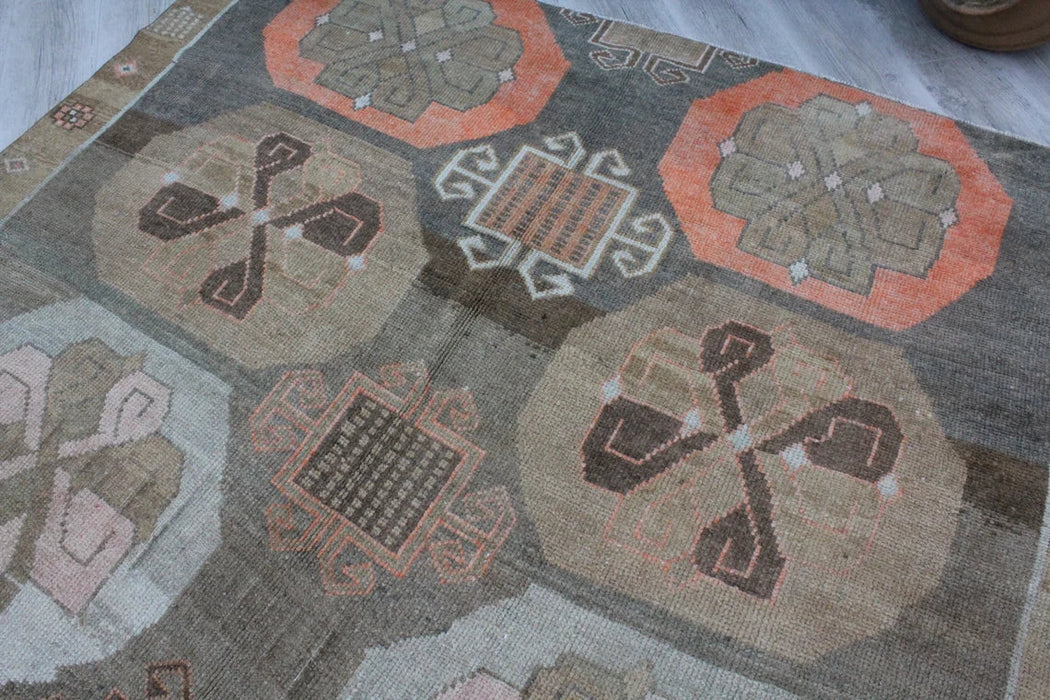 Hand-Knotted Vintage Turkish Rug 190Cm X 316Cm