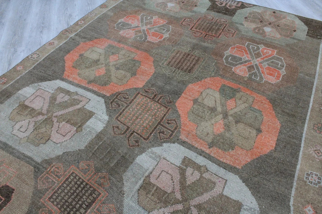 Hand-Knotted Vintage Turkish Rug 190Cm X 316Cm