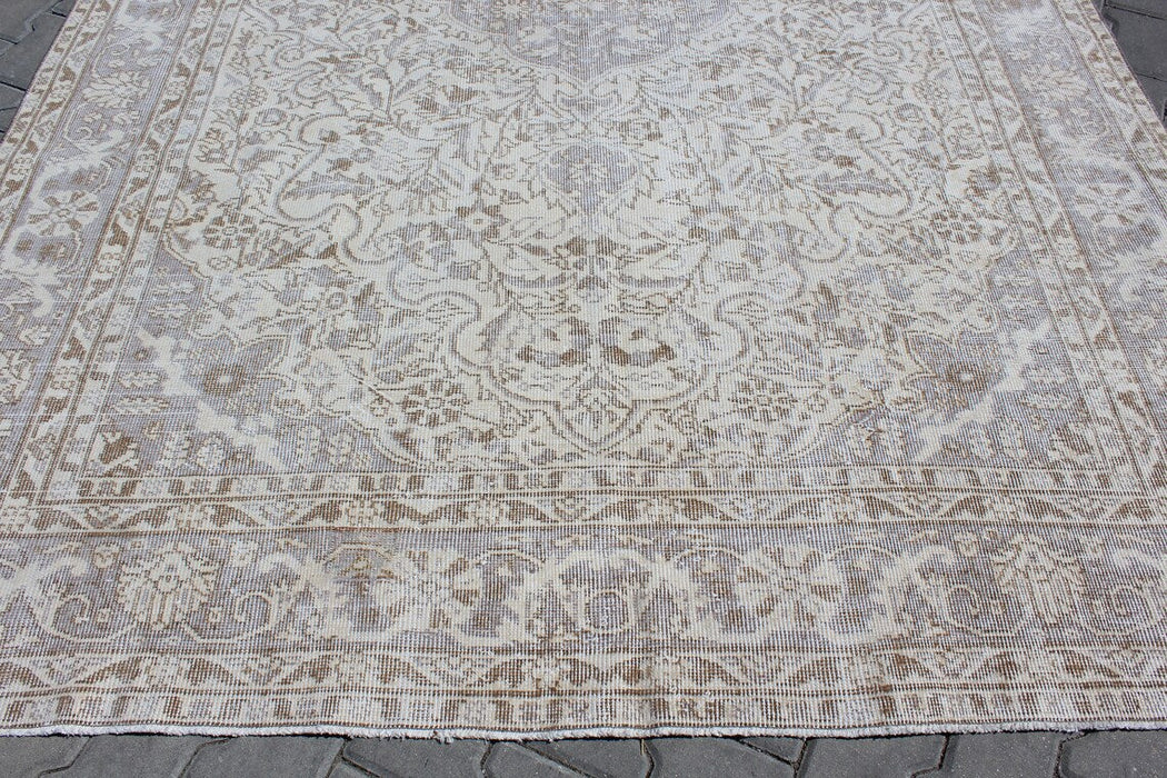 Hand-Knotted Vintage Turkish Rug 198cm x 310cm