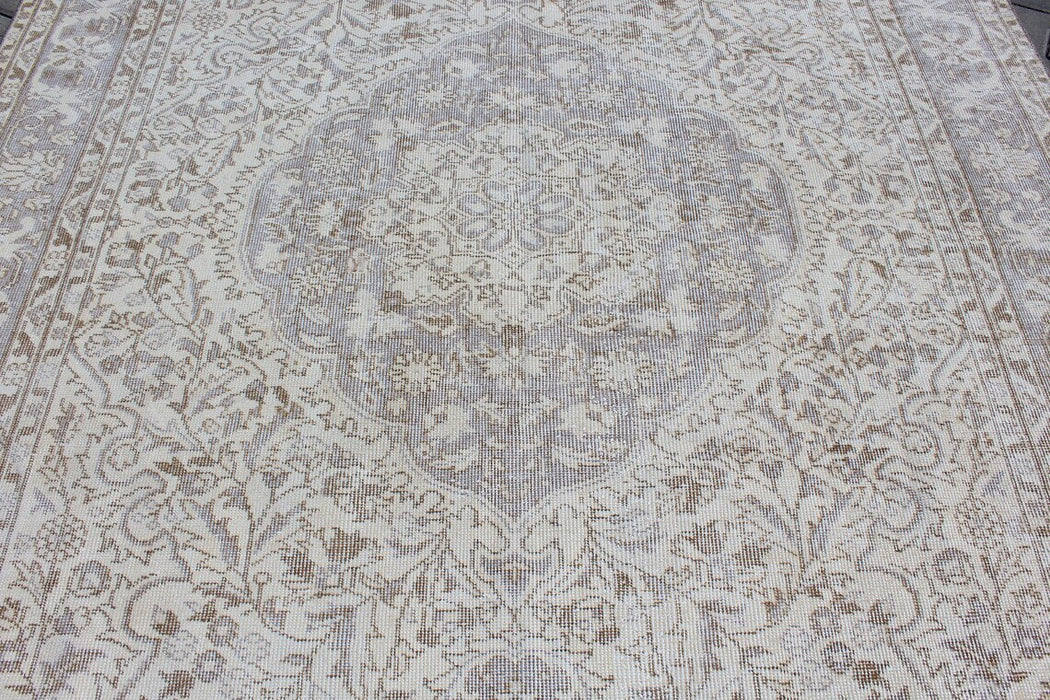 Hand-Knotted Vintage Turkish Rug 198cm x 310cm