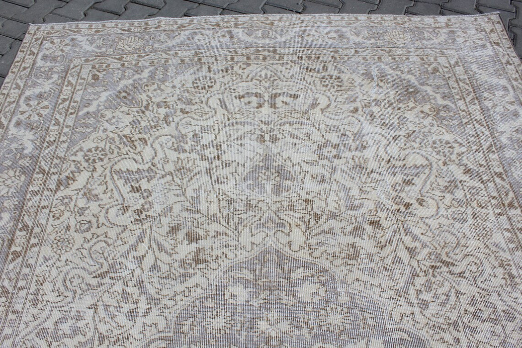 Hand-Knotted Vintage Turkish Rug 198cm x 310cm