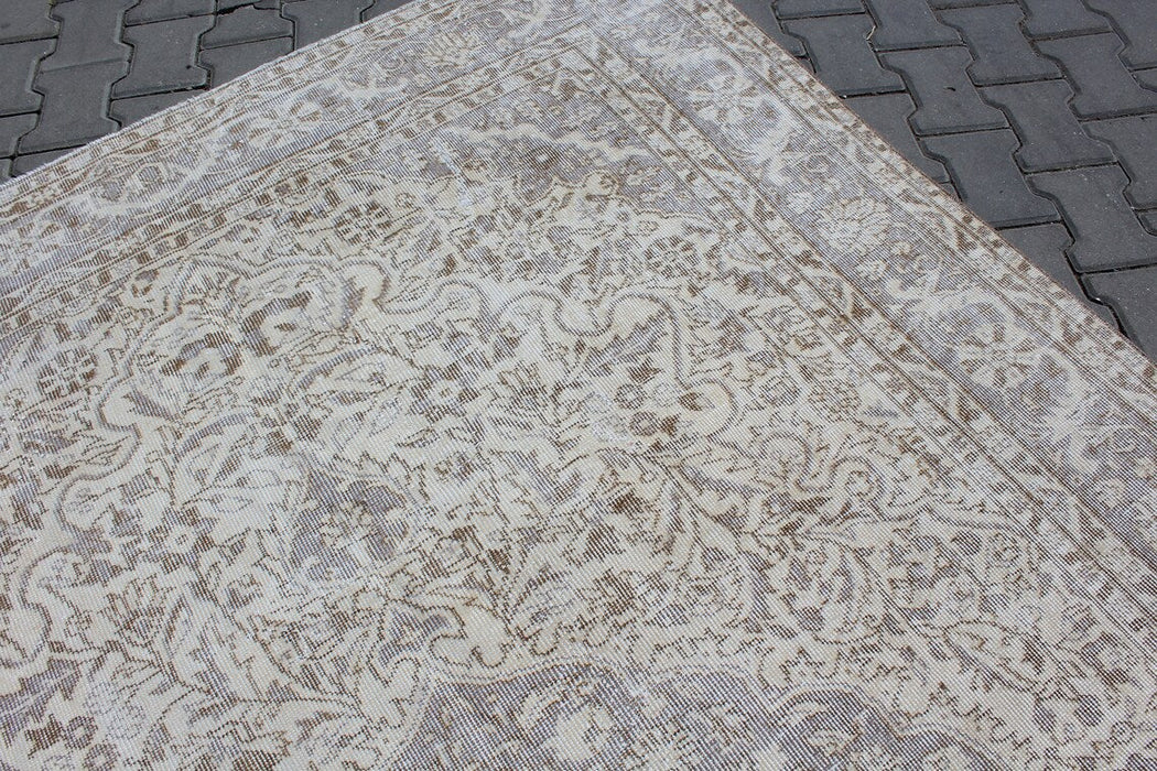 Hand-Knotted Vintage Turkish Rug 198cm x 310cm