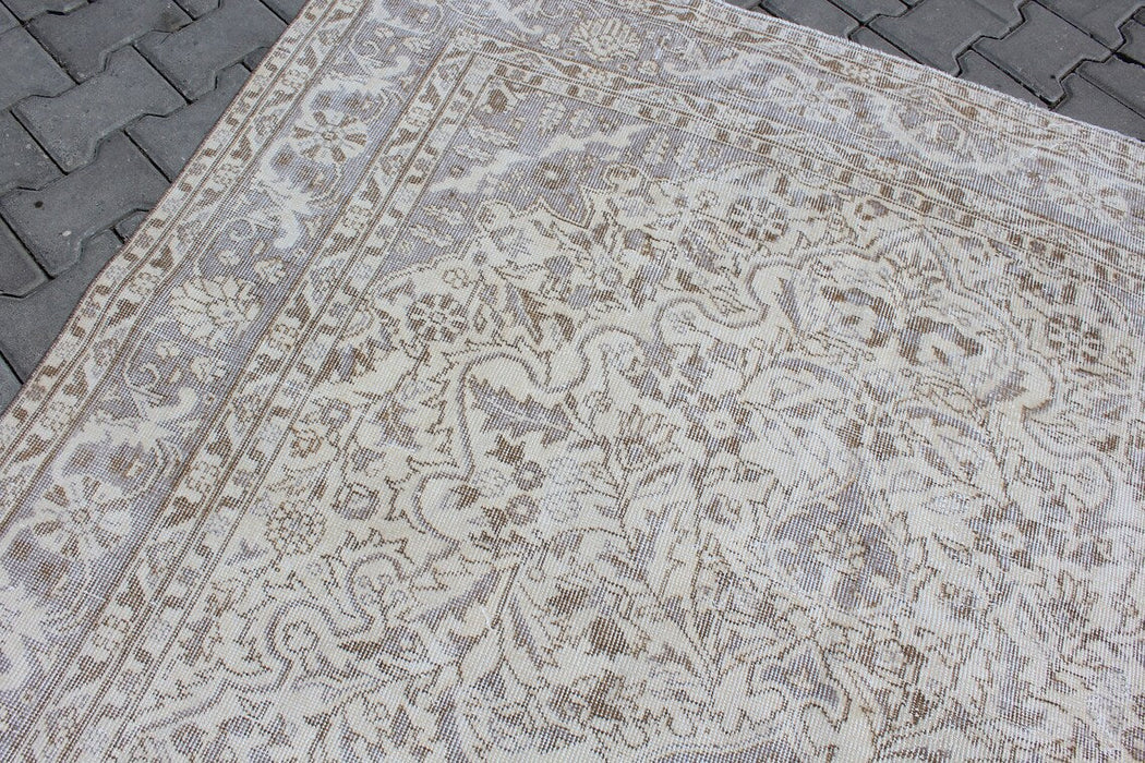 Hand-Knotted Vintage Turkish Rug 198cm x 310cm