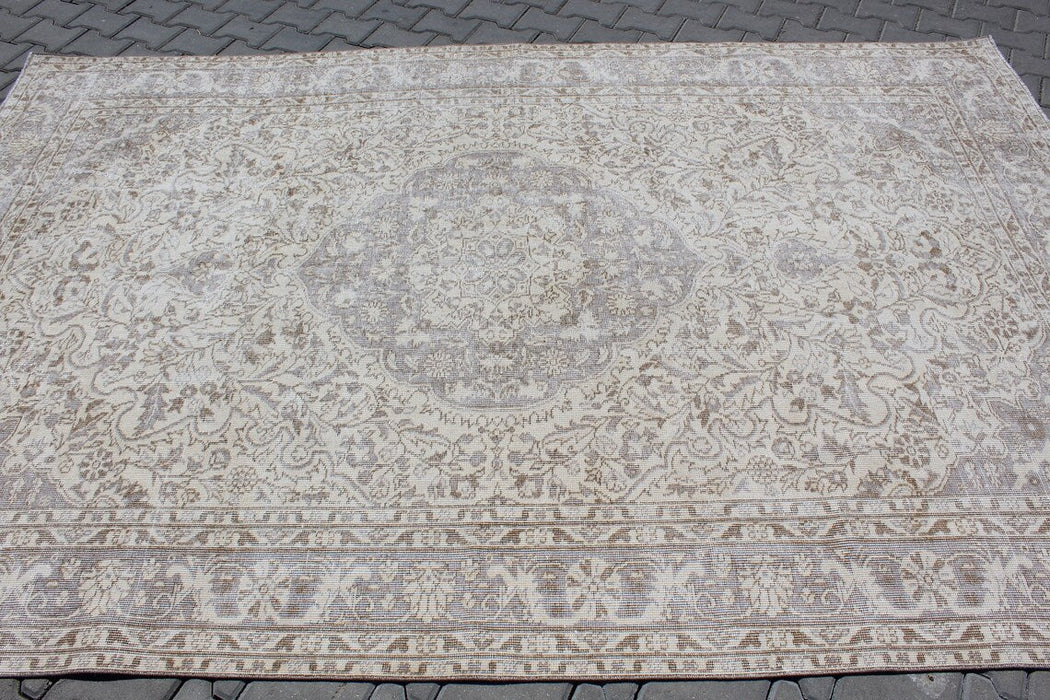 Hand-Knotted Vintage Turkish Rug 198cm x 310cm