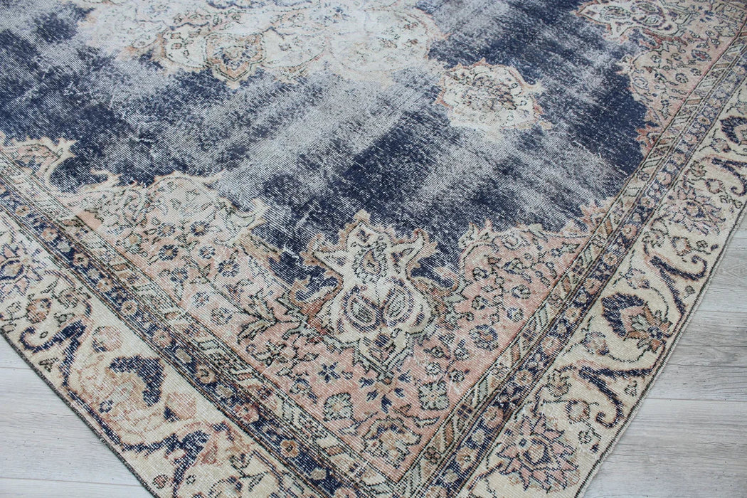 Hand-Knotted Vintage Turkish Rug 236x315 cm #474