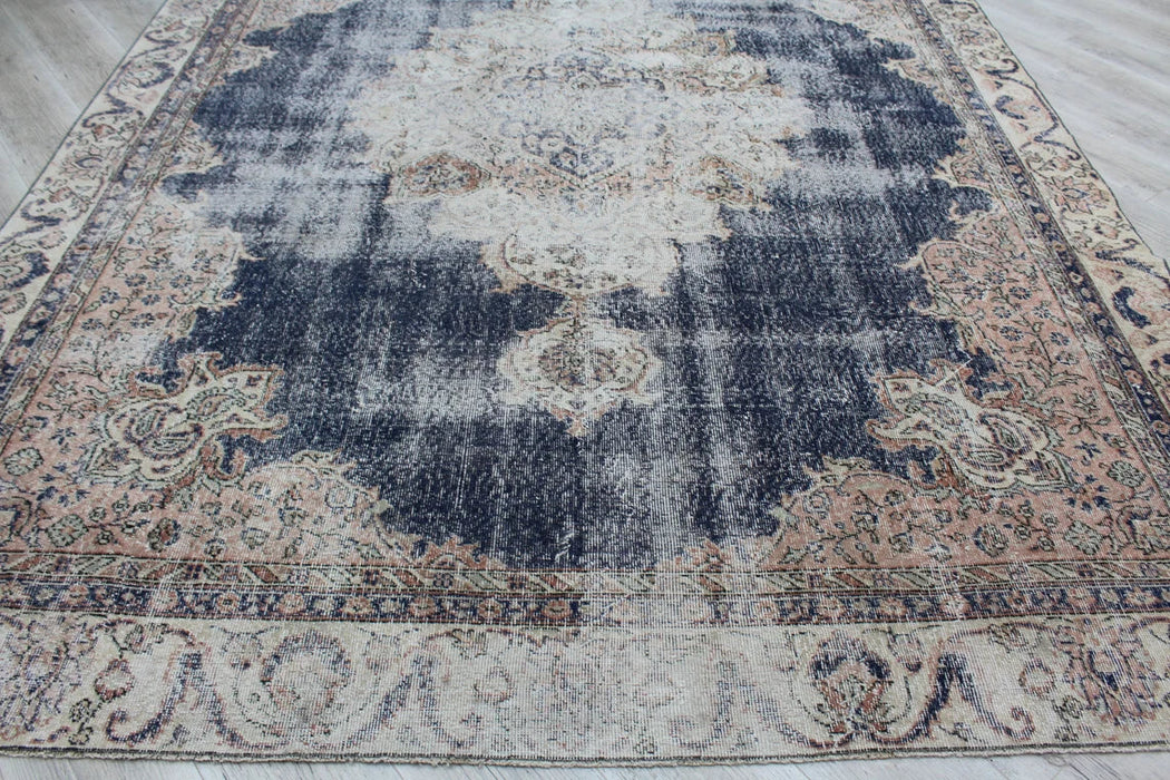 Hand-Knotted Vintage Turkish Rug 236x315 cm #474