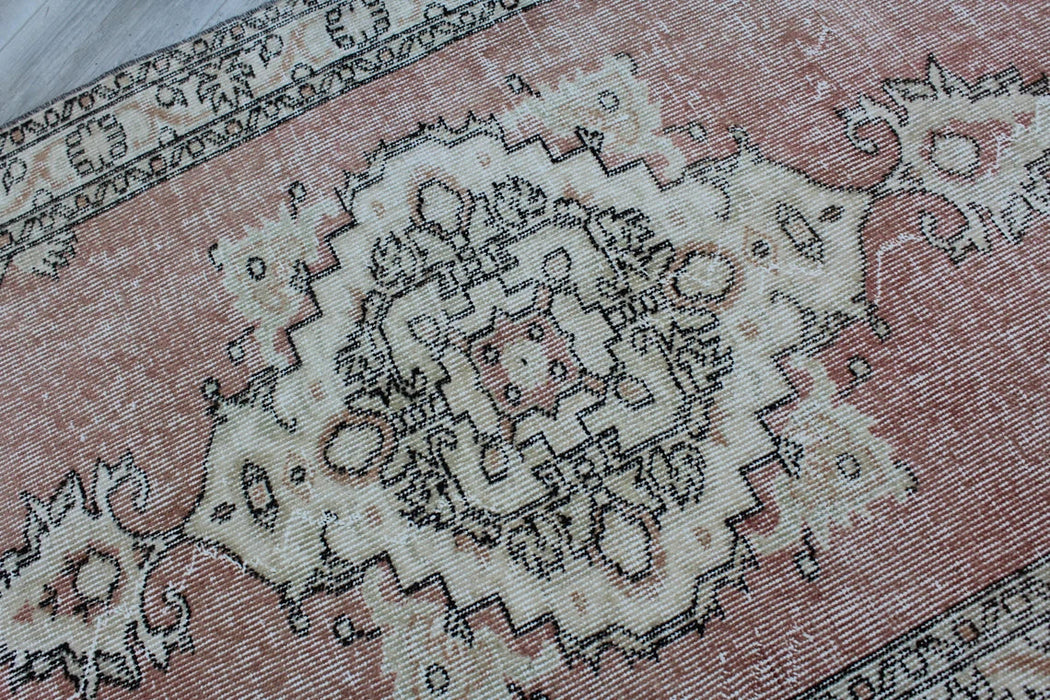 Hand-Knotted Vintage Turkish Rug 95x193 cm #598