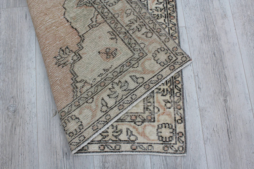 Hand-Knotted Vintage Turkish Rug 95x193 cm #598