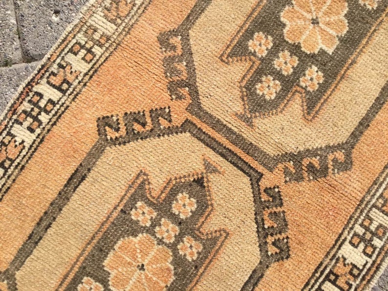 Hand Knotted Vintage Turkish Rug 98cm x 54cm