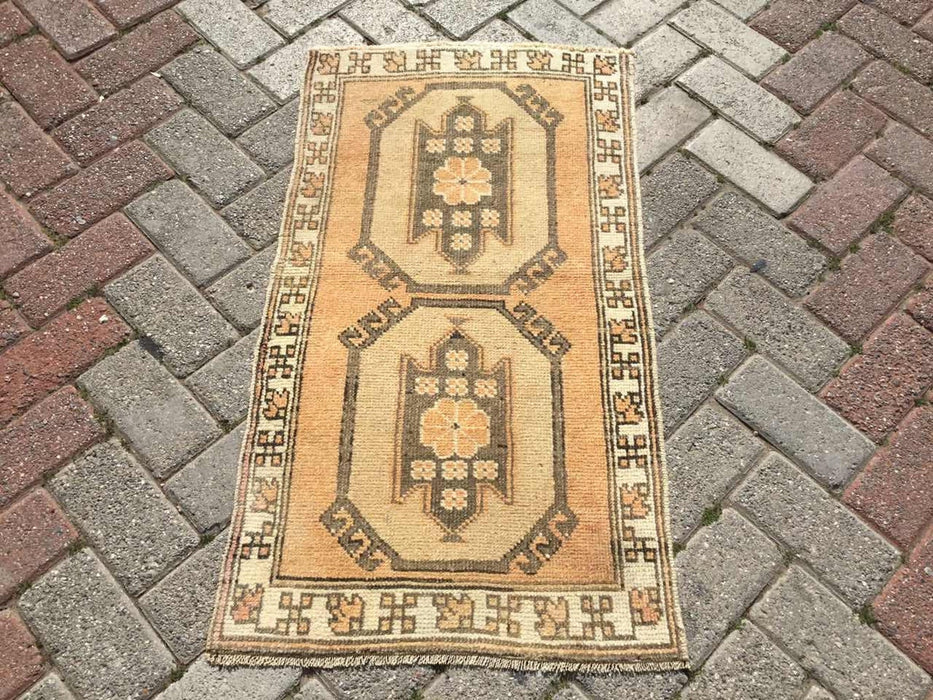 Hand Knotted Vintage Turkish Rug 98cm x 54cm