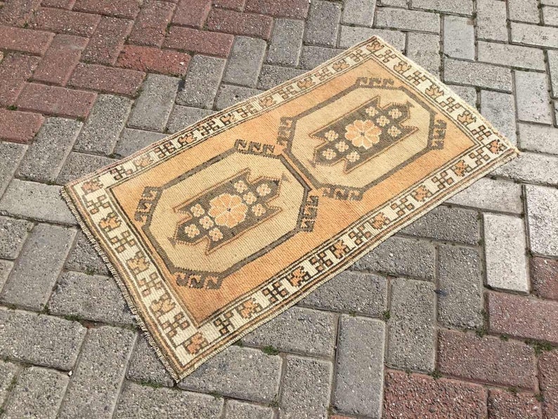 Hand Knotted Vintage Turkish Rug 98cm x 54cm
