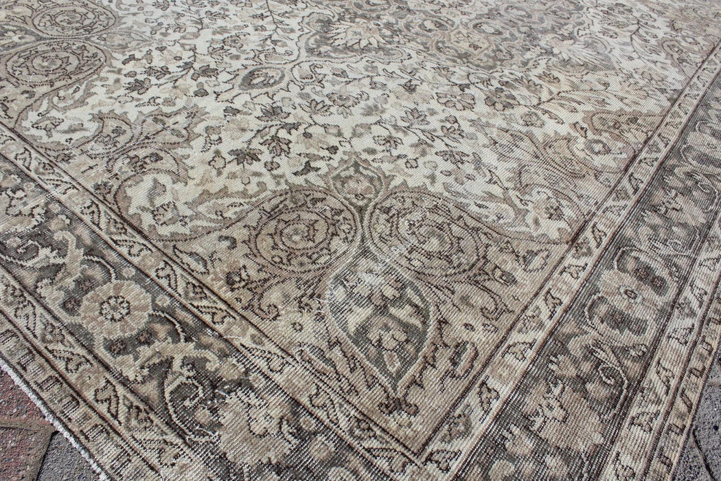 Hand-Knotted Vintage Turkish Wool Rug 204cm x 311cm