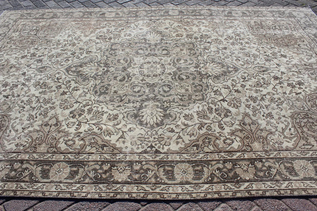 Hand-Knotted Vintage Turkish Wool Rug 204cm x 311cm