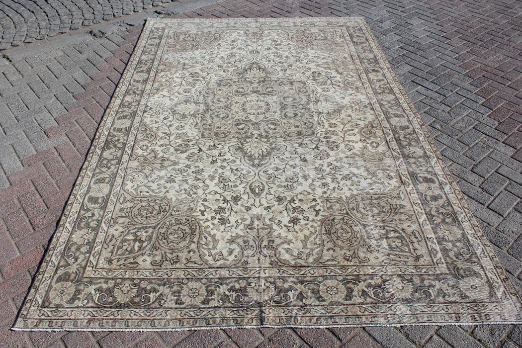 Hand-Knotted Vintage Turkish Wool Rug 204cm x 311cm
