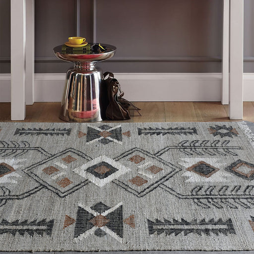 Hand Woven Hemp Kelim Rug for Stylish Home Decor