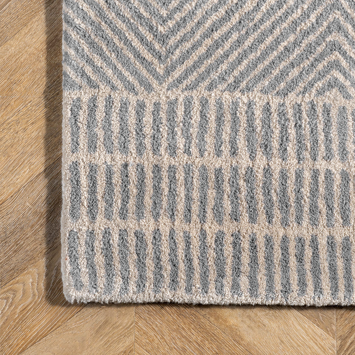 Handmade Grey Wool Area Rug with Diamond Trellis Pattern