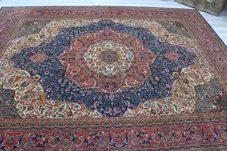Handmade Persian Oushak Rug 143cm x 112cm 1930s