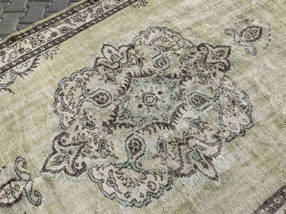 Handmade Turkish Floral Rug 297cm x 174cm