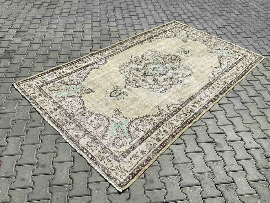 Handmade Turkish Floral Rug 297cm x 174cm