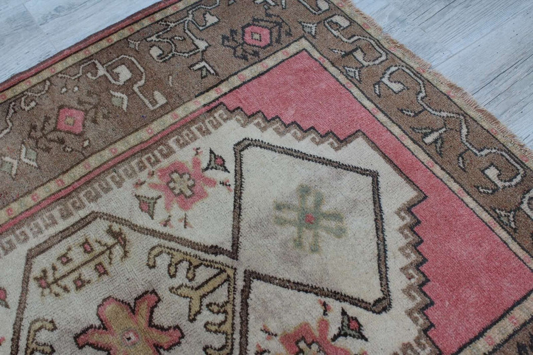 Handmade Turkish Oushak Rug 123cm x 102cm Antique Collectible