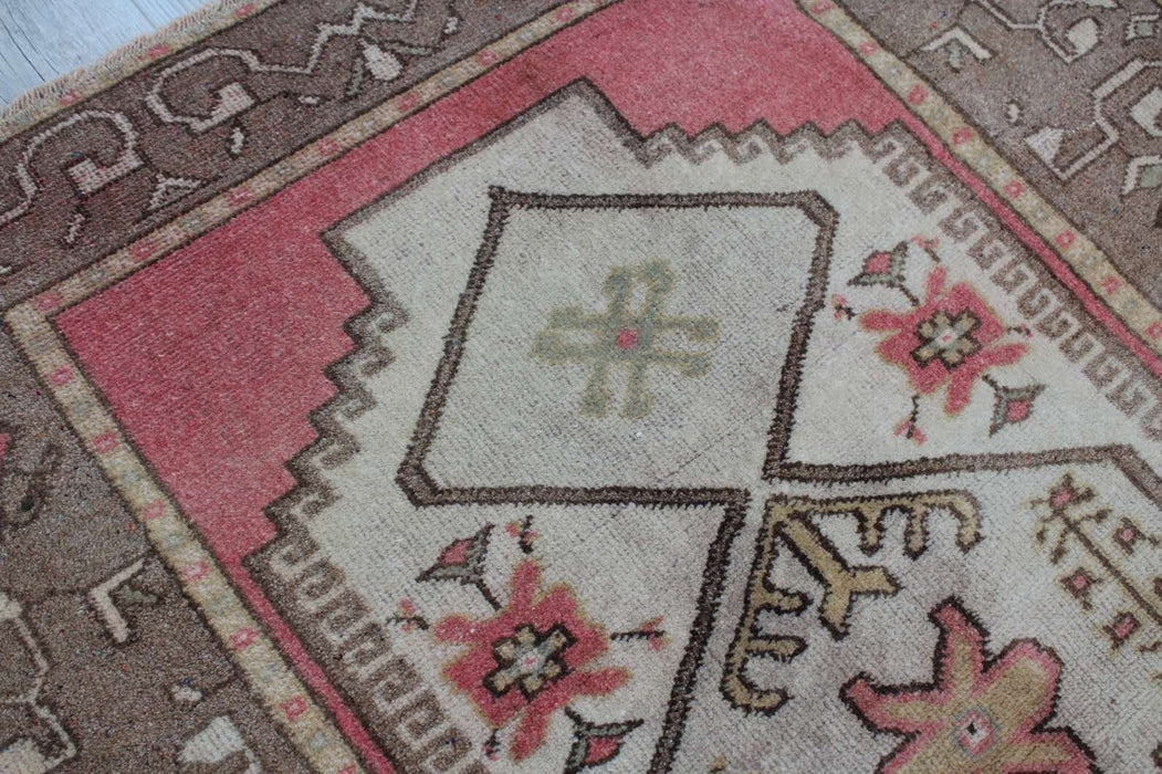 Handmade Turkish Oushak Rug 123cm x 102cm Antique Collectible