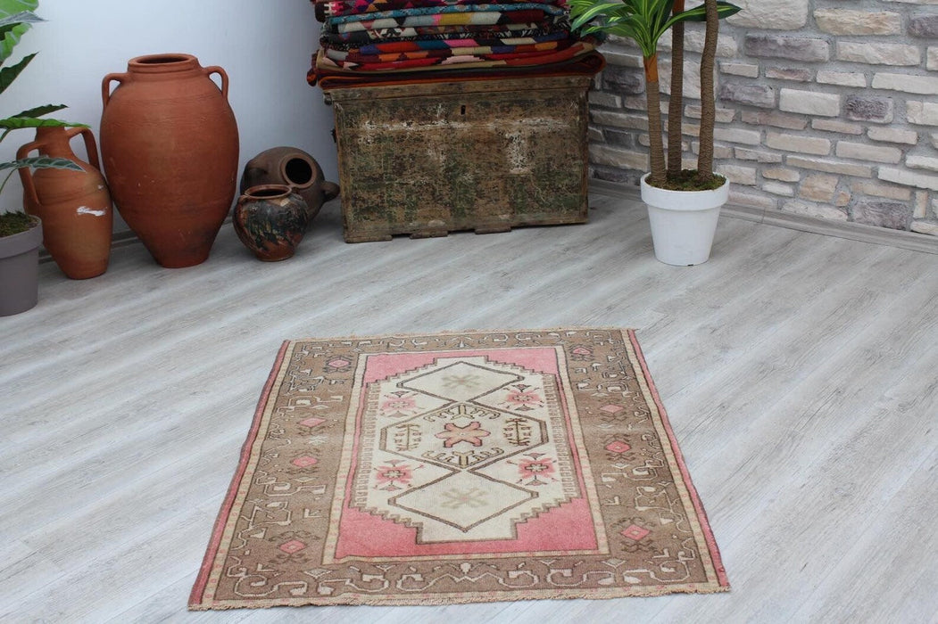 Handmade Turkish Oushak Rug 123cm x 102cm Antique Collectible