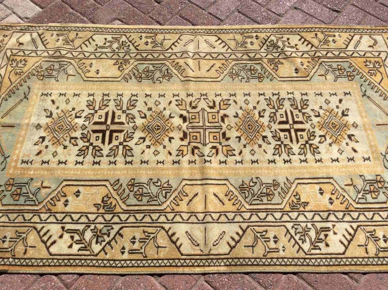 Handmade Turkish Oushak Rug 197cm x 108cm Antique Design